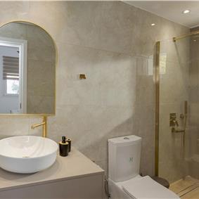 4 bedroom villa with pool by the sea, near Corfu town, sleeps 8